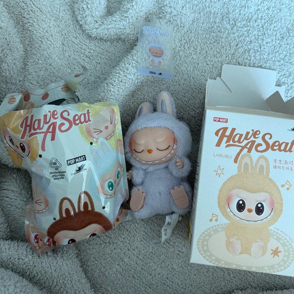 Zizi labubu - authentic - Picture 4 of 16